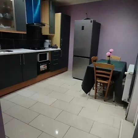 منزل للإقامة Spacieuse Et Salle De Bain Privee شارلروا