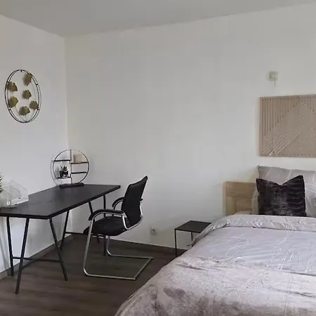Spacieuse Et Salle De Bain Privee منزل للإقامة شارلروا